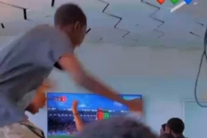 2196