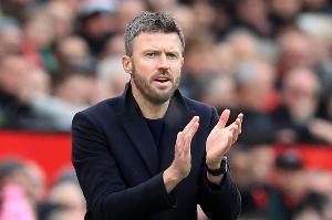748043