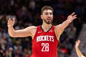 迷失... 系列赛前5节比赛 申京投篮共计24中7&命中率29.1%