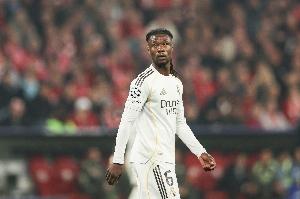 替补登场被嘘！马卡：卡马文加赛后独自绕场，向皇马球迷致歉