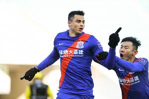 莫雷诺抵达上海：非常感谢所有球迷到机场等我，我非常的感动