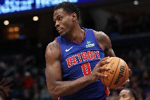 杜伦：只出手4次远远不够问题在我自己 必须为队友拿出更好的表现