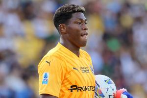 铃木彩艳：我不知道下赛季是否会留在帕尔马，曼联？我喜欢英超