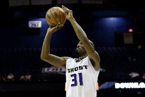 里基·戴维斯：我在现在NBA拿30分太简单了 随便一场都能罚10几个