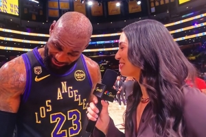 【完整版】詹姆斯场边：系列赛需要先赢4场 我们必须比火箭更拼命