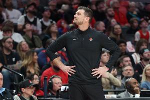 斯普利特：你总会努力在客场赢一场 我们必须更好地限制文班