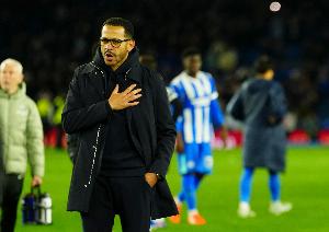 愧对远征球迷！客场0-3完败，罗塞尼尔赛后谢场时向球迷抚胸致歉