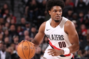 亨德森：打出侵略性是我们的目标 攻击禁区 卡位抢篮板并且打快