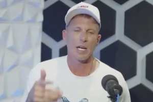 白巧克力：让那些国际球员平分MVP得了 如果单挑KD/LBJ能打爆他们