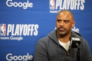 火箭问题在哪？所有人都有锅：球员打铁！教练死板！GM灾难运作！