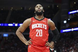 没啥作用！奥科吉6中3得7分2板 第三节整节被雪藏