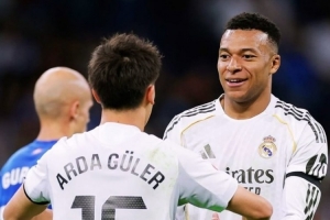 姆巴佩社媒晒合照与送出助攻的居莱尔互动：我的小兄弟！