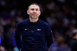 阿德尔曼谈首节仅得11分：防守不错只丢了25分 只是投篮遇到困难