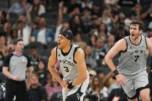 替补席很不错！马刺替补合砍38分 科内特&哈珀各10分 凯尔登7分