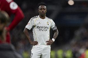 六台记者：维尼修斯决定世界杯后再谈续约，他在等待皇马联系