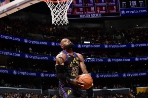 老骥伏枥！詹姆斯取得季后赛生涯第155场25+5+5 继续刷新历史第一