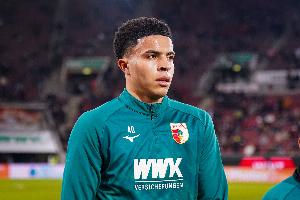 442：奥格斯堡小将班克斯拒绝了美国队的征召，正在考虑转投德国