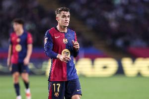 TA：巴萨中场人才济济暂时没有引援计划，卡萨多是最有可能离队的