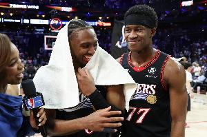 生涯第2场季后赛就砍下30分！埃奇库姆：队友们一直在支持我