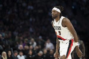 手感冰凉！格兰特半场5中0一分未得 仅有1篮板