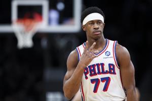 埃奇库姆在季后赛单场得到30分两双 自2009年的罗斯后新秀首人