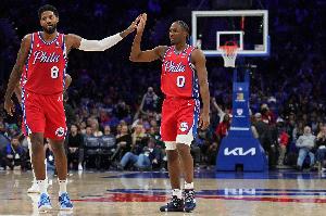 19记三分~马克西：这是全队努力的结果 乔治的单打发挥了巨大作用