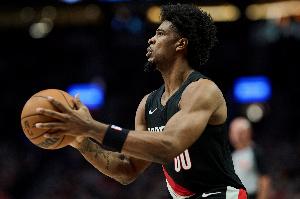 17中11砍31分！斯普利特：不知怎么形容 这或是亨德森生涯最佳战