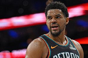 哈里斯：奥萨尔和斯图尔特的防守表现 是改变比赛势头的关键