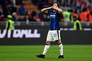 梅开二度，恰尔汗奥卢赛后寄语球迷：艰难的比赛，但我们做到了