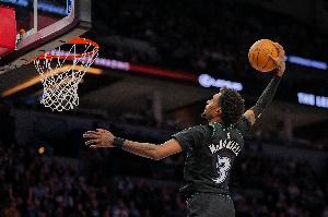 道苏姆：麦丹全场领防穆雷防守做得无可挑剔 我们都会力挺他