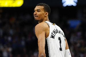 文班进入脑震荡保护协议 米奇：规定就是规定 相关检查很严格