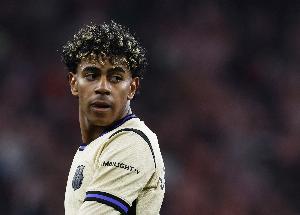 赛季报销？世体：亚马尔初步检查出腘绳肌撕裂，可能至少缺阵五周