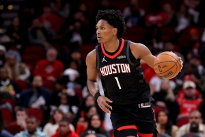 贝尔：阿门在进攻端没巨大的进步 但现在说对他失望还太早