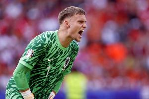 拜仁有意维尔布鲁根？法尔克：假；拜仁买不买门将要看诺伊尔去留