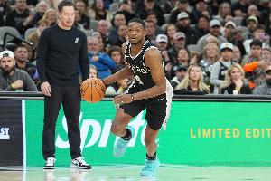 其他人需要站出来！本赛季文班缺席18场常规赛 马刺取得12胜6负