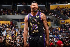 今天轮到你爆发！斯玛特首节7中5&三分4中3轰下14分2断！