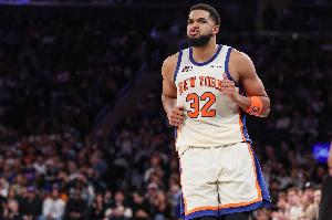 媒体人：唐斯到尼克斯后除了3分&偶尔突一下 其他技能越来越少用