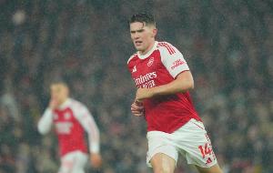 约克雷斯本赛季31轮共触球566次，英超出场超1800分钟球员中最少