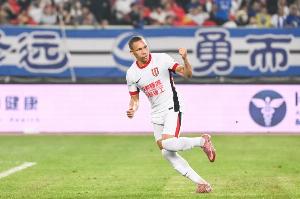 东体：蓉城近两胜都不那么令人信服，铜梁龙赢海港也有争议判罚