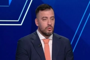 维维亚诺：维卡里奥和何塞普·马丁内斯的水平差不多，属同一级别