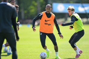 切尔西官方通报训练情况：恩佐、凯塞多在列，若昂·佩德罗回归