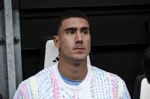 迪马：拜仁可能免签26岁中锋弗拉霍维奇作为凯恩替补，米兰也有意