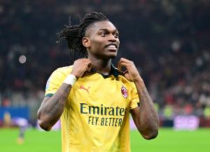 巴萨曼联有意！意媒：米兰可能对莱奥要价降至5000万欧但仍可获利