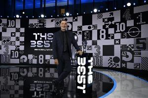 古利特：《足球回家》成英格兰大敌，他们唱这首歌一切都出现问题