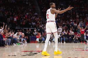 杜兰特效力五支球队的季后赛首秀皆砍20+ 历史第二人&比肩哈登