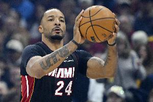 鲍威尔：早年曾称阿德巴约小魔兽 他正在接过韦德&哈队的火炬