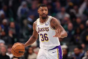 美记：斯玛特今年季后赛攻防产出惊人 2年1050万合同太物超所值了