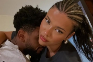 人生赢家！性感貌美女友拥吻沃克欢庆他拿下最快进步球员奖