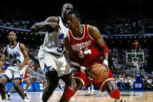 尤因：奥尼尔是我们那个时代的张伯伦 但是大梦最难防