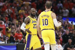 詹姆斯：东里受伤对我们所有人都充满挑战 我们努力迅速解决问题